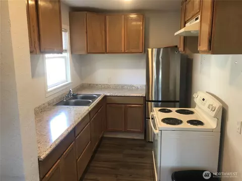 Kitchen - 2515 Oakes Ave, Everett, WA 98201 photo 1 of 6