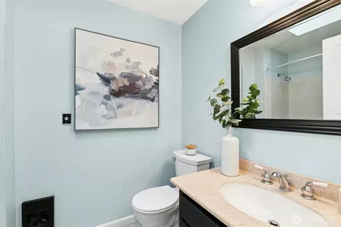 Bath - 24 199th Pl SE, Bothell, WA 98012 photo 3 of 3