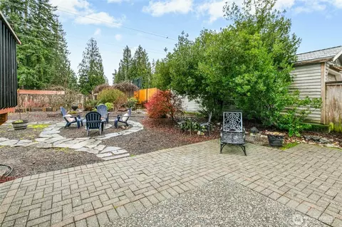 Exterior - 24 199th Pl SE, Bothell, WA 98012 photo 5 of 11