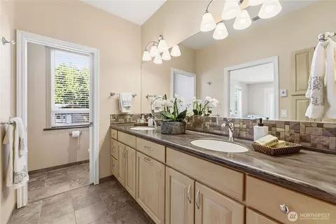 Bath - 2155 Deer Harbor Rd, Eastsound, WA 98245 photo 2 of 2