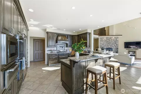Kitchen - 2155 Deer Harbor Rd, Eastsound, WA 98245 photo 1 of 2