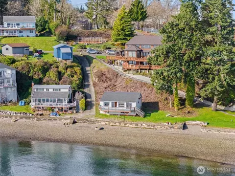 8561 E Caraway Rd, Port Orchard, WA 98366