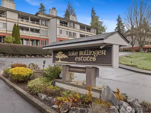 23405 Lakeview Dr #H106, Mountlake Terrace, WA 98043
