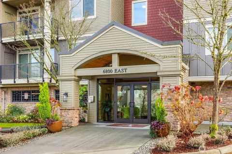 6800 132nd Pl SE #E207, Newcastle, WA 98059
