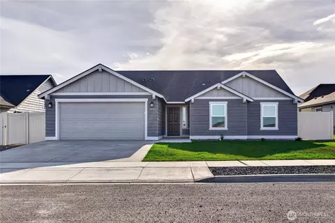 108 N Saratoga Way, Moses Lake, WA 98837