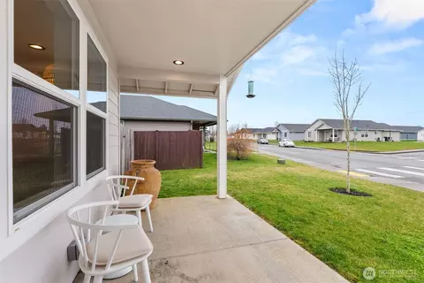 412 Herren Ave, Winlock, WA 98596 photo 2