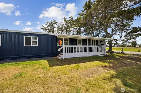 700 S Rain St NE, Ocean Shores, WA 98569