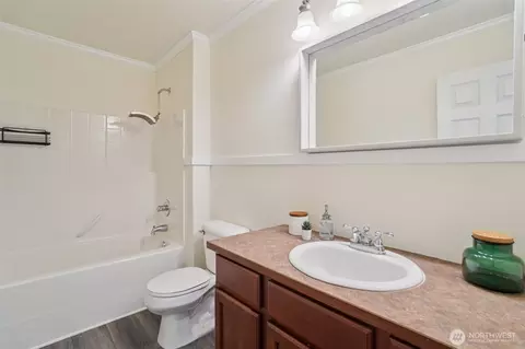 Bath - 1324 Hansberry Ave NE, Orting, WA 98360 photo 3 of 4