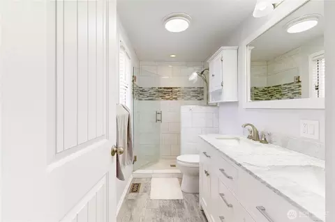 Bath - 958 Abbott Rd, Walla Walla, WA 99362 photo 3 of 3