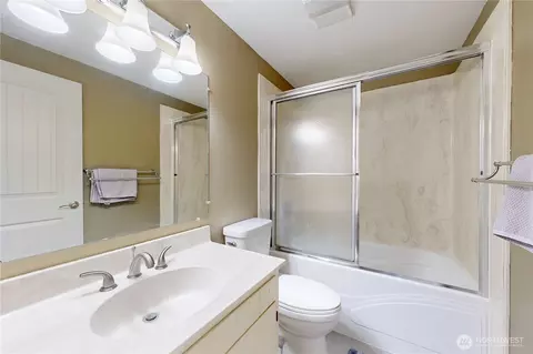 Bath - 958 Abbott Rd, Walla Walla, WA 99362 photo 2 of 3