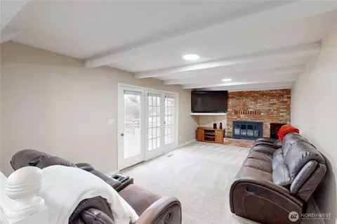 Living - 958 Abbott Rd, Walla Walla, WA 99362 photo 4 of 5