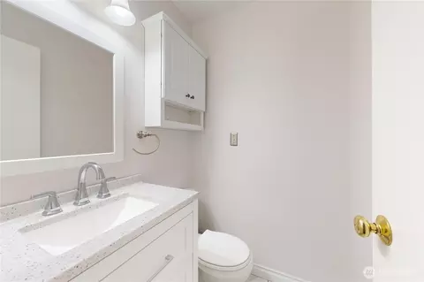 Bath - 958 Abbott Rd, Walla Walla, WA 99362 photo 1 of 3