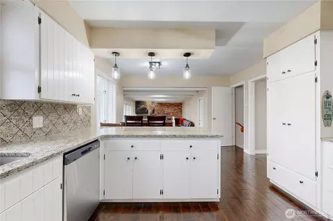 Kitchen - 958 Abbott Rd, Walla Walla, WA 99362 photo 5 of 5