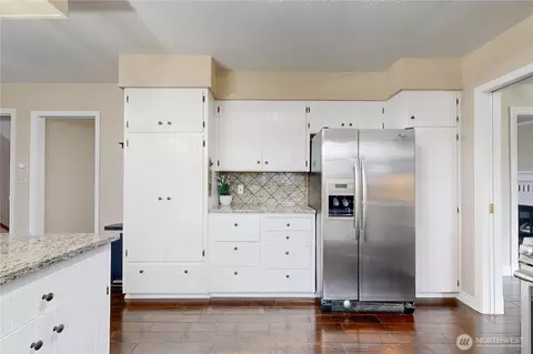 Kitchen - 958 Abbott Rd, Walla Walla, WA 99362 photo 2 of 5