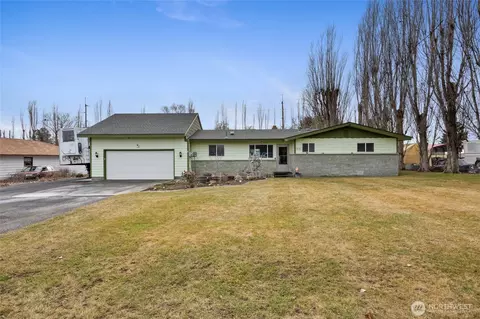 8507 NE Hillcrest Dr, Moses Lake, WA 98837