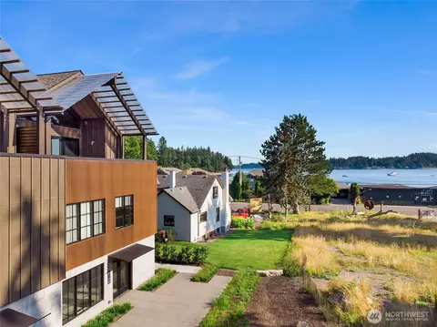 4533 Flying Goat Ave NE #D140, Bainbridge Island, WA 98110