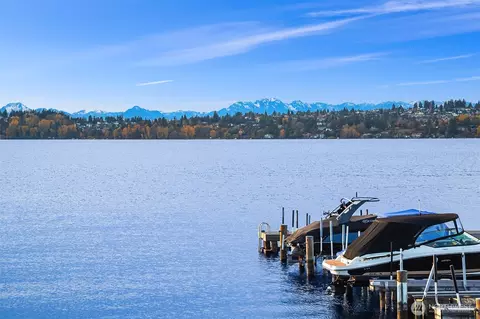 6363 Lake Washington Blvd NE #203, Kirkland, WA 98033