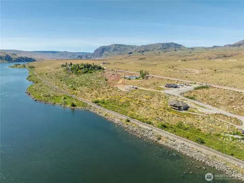 6 Nnn Sumac Rd, Pateros, WA 98846