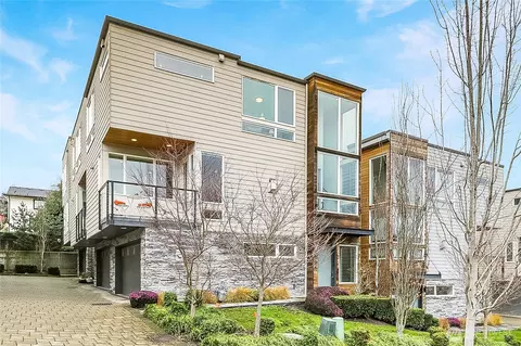 222 4th Ave, Kirkland, WA 98033