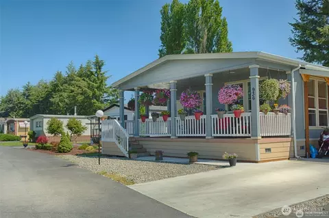 936 Mountain Villa Dr, Enumclaw, WA 98022