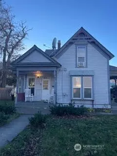 818 S 4th St, Dayton, WA 99328