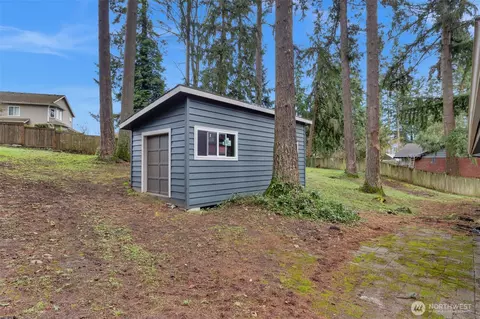 Exterior - 23619 5th Ave W, Bothell, WA 98021 photo 3 of 6