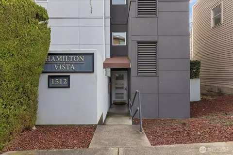 1512 California Ave SW #302, Seattle, WA 98116