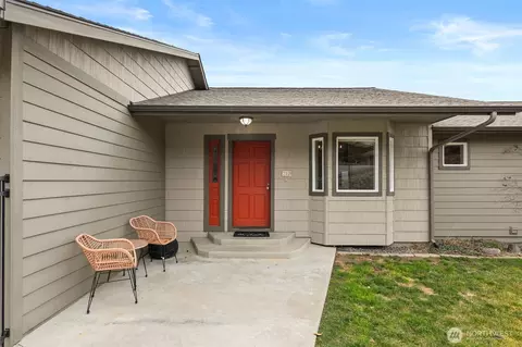 712 Vista View Pl, East Wenatchee, WA 98802
