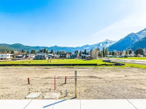 109 Alpenglow Dr, Leavenworth, WA 98826