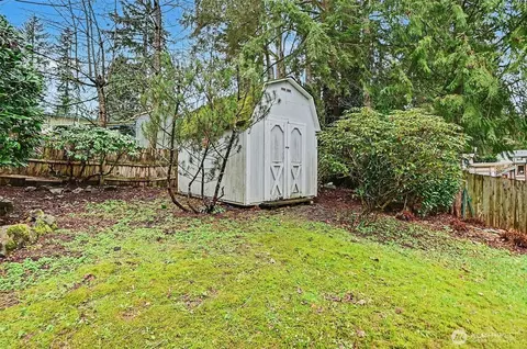 Exterior - 20224 11th Dr SE, Bothell, WA 98012 photo 7 of 9