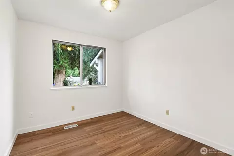 Bedroom - 20224 11th Dr SE, Bothell, WA 98012 photo 4 of 4