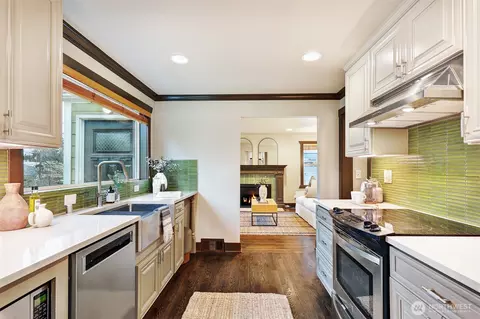 Kitchen - 941 N 79th St, Seattle, WA 98103 photo 4 of 4