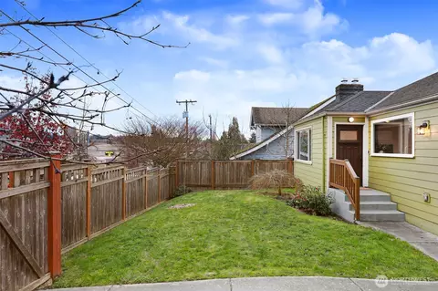 Exterior - 941 N 79th St, Seattle, WA 98103 photo 9 of 9