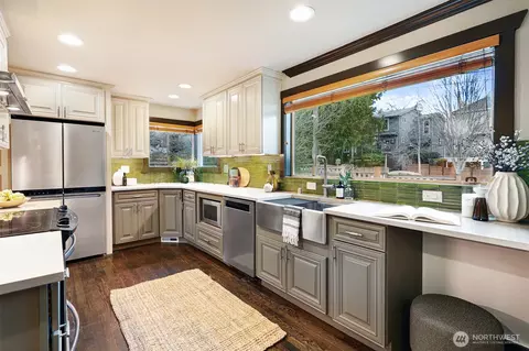 Kitchen - 941 N 79th St, Seattle, WA 98103 photo 2 of 4