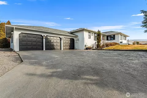 106 Heather Ln, Wenatchee, WA 98801