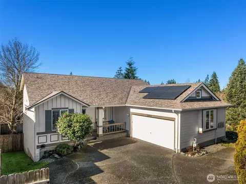 2402 NE 19th St, Renton, WA 98056