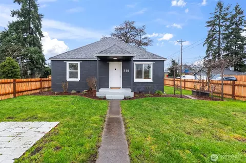 751 110th St S, Tacoma, WA 98444
