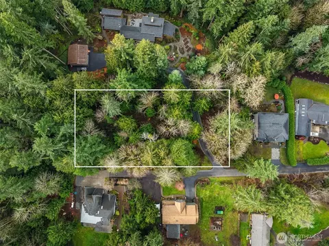 9351 Moss Ln NE, Bainbridge Island, WA 98110