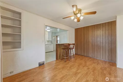 Living - 201 Malcolm St, Walla Walla, WA 99362 photo 4 of 4
