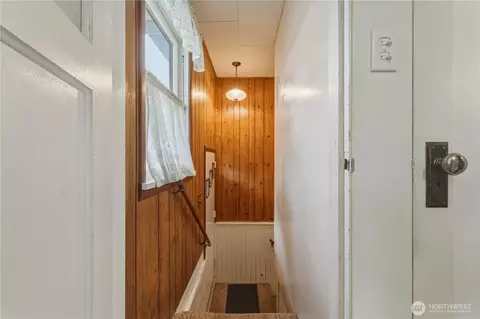 Entry Way - 201 Malcolm St, Walla Walla, WA 99362 photo 1 of 1