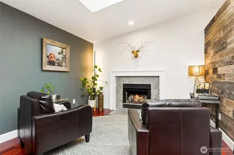 Living - 12213 53rd Ave SE, Everett, WA 98208 photo 5 of 6