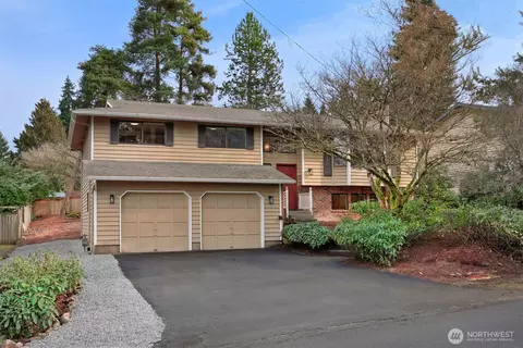 19624 62nd Ave NE, Kenmore, WA 98028