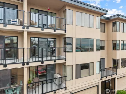 601 S 227th St #308N, Des Moines, WA 98198