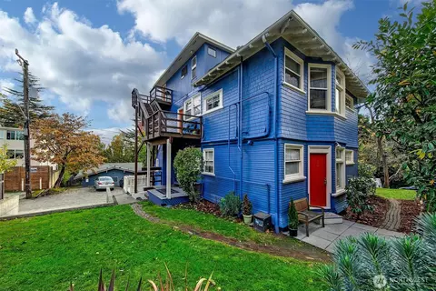 Exterior - 1808 E Harrison St, Seattle, WA 98112 photo 2 of 11