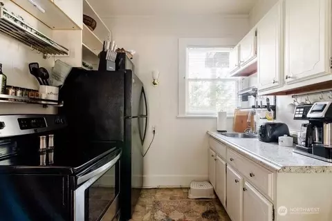 Kitchen - 1808 E Harrison St, Seattle, WA 98112 photo 1 of 2
