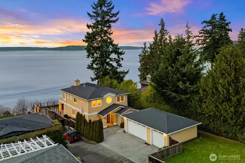 17134 Talbot Rd, Edmonds, WA 98026