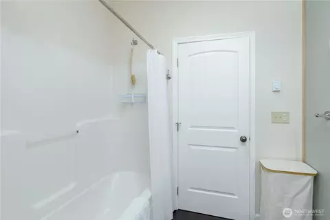 Bath - 21 American Eagle Dr, Sequim, WA 98382 photo 4 of 4