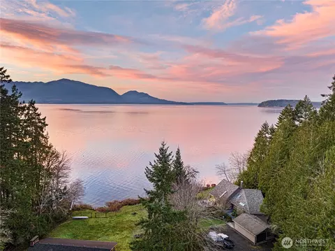 14952 NW Maple Ln, Seabeck, WA 98380