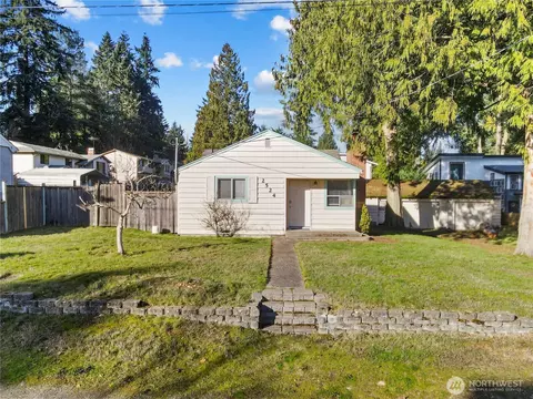 2524 NE 130th St, Seattle, WA 98125