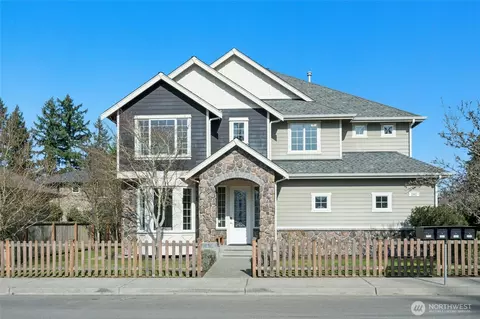 2302 NE 28th St, Renton, WA 98056